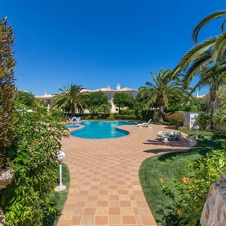 Santa Maria At Porto De Mos 拉哥斯